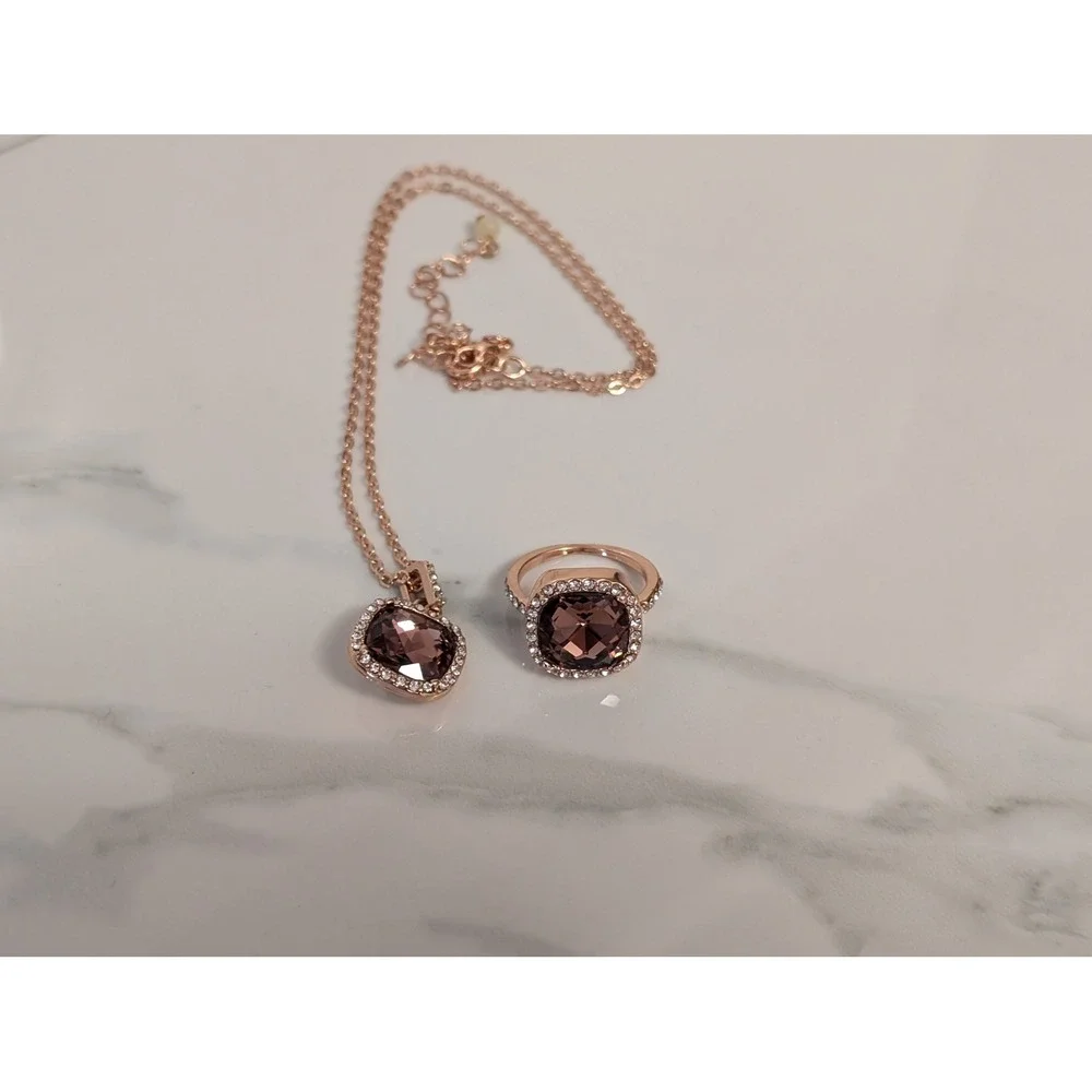 Avon‎ Studio 1886 Very Violet Cushion Cut Necklace and Ring Set Rose Goldtone 8